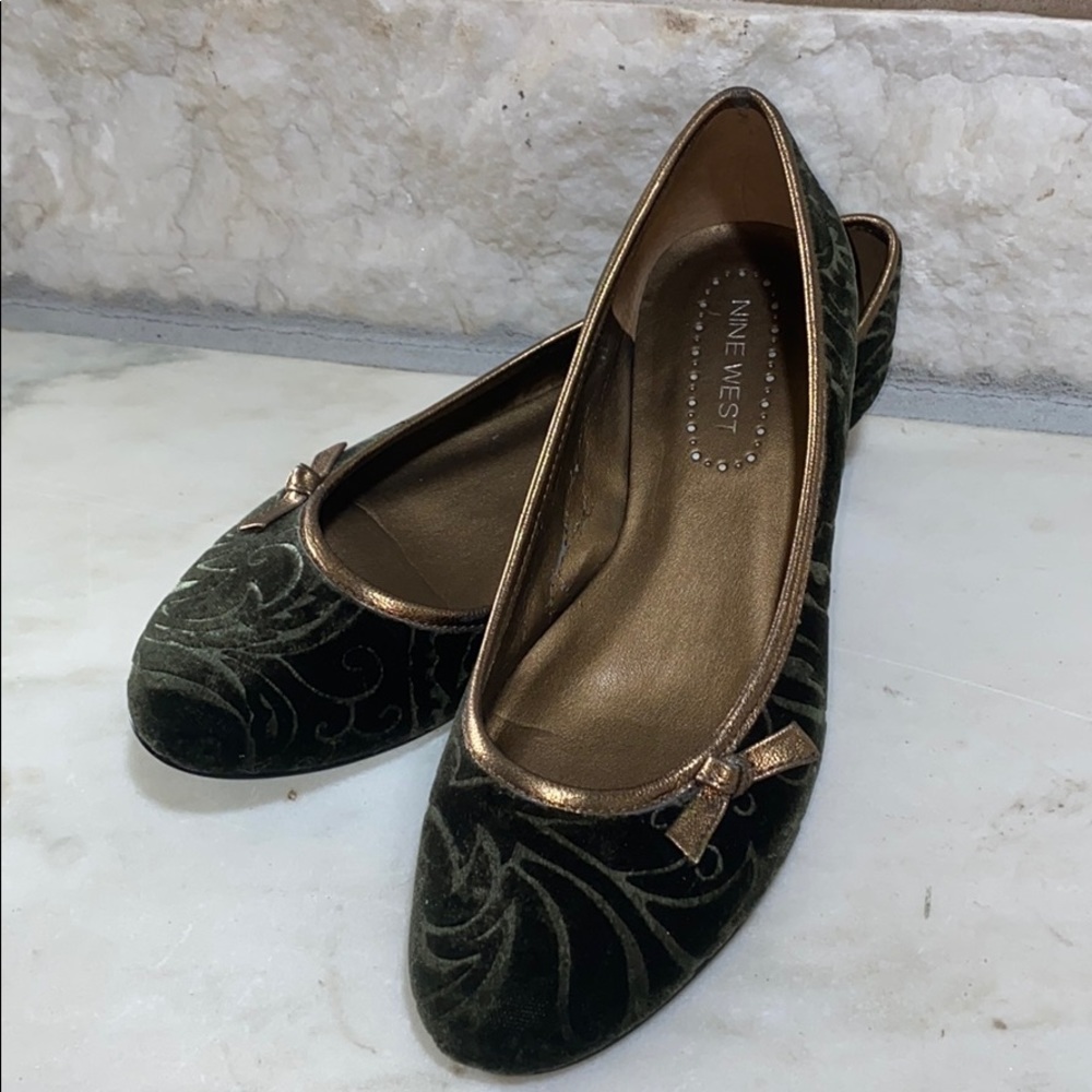 NINE WEST Army Green Velour Kitten Heel